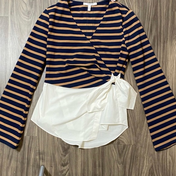 Like New! DEREK LAM 10 CROSBY Sz 4 Combo Stripe & Poplin Wrap Blouse in Midnight - Picture 7 of 8